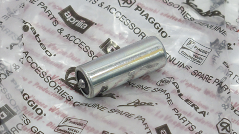 Condensatore originale PIAGGIO per VESPA PX 125 150 200 cc.