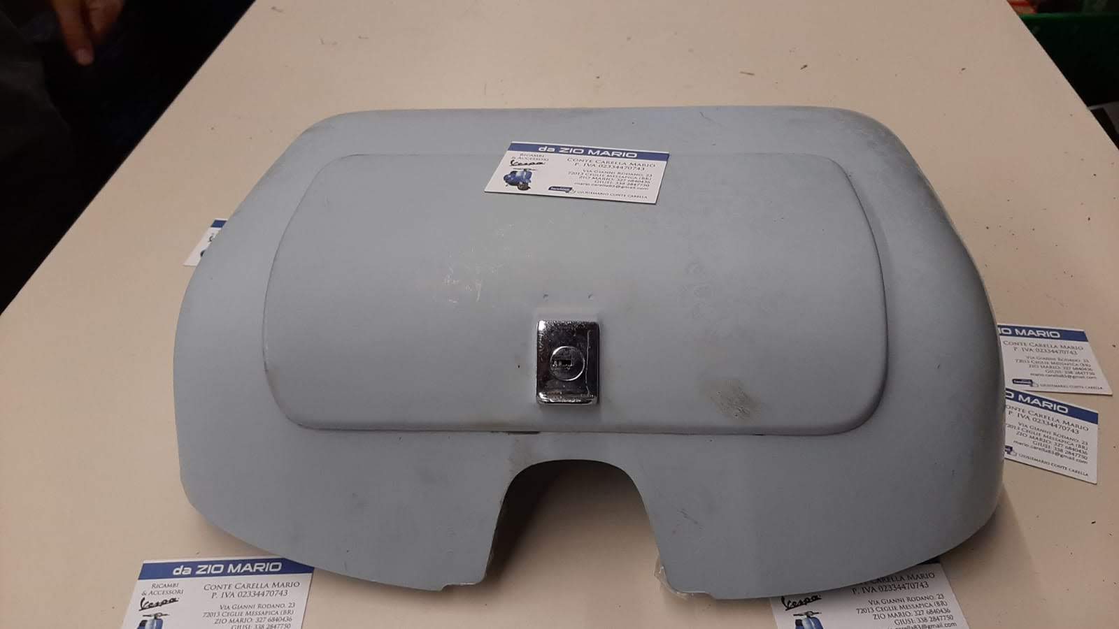 Bauletto anteriore con serratura per VESPA 180 200 RALLY 125 TS 180 SS GT SPRINT