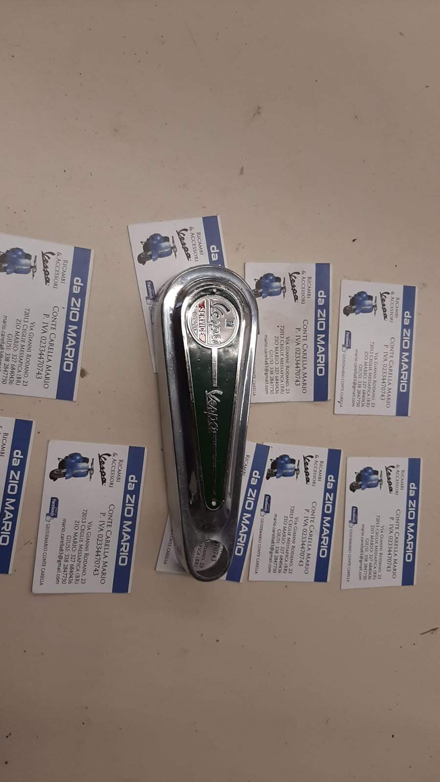 Coperchio mozzo Vintage " VESPA SERVICE VERDE " per VESPA 125 150 160 180 200 cc.