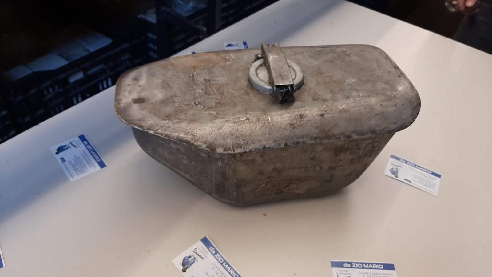 Serbatoio benzina completo di tappo per VESPA VN1T VN2T VB1T VL1T VL2T VL3T dal 1954 al 1958