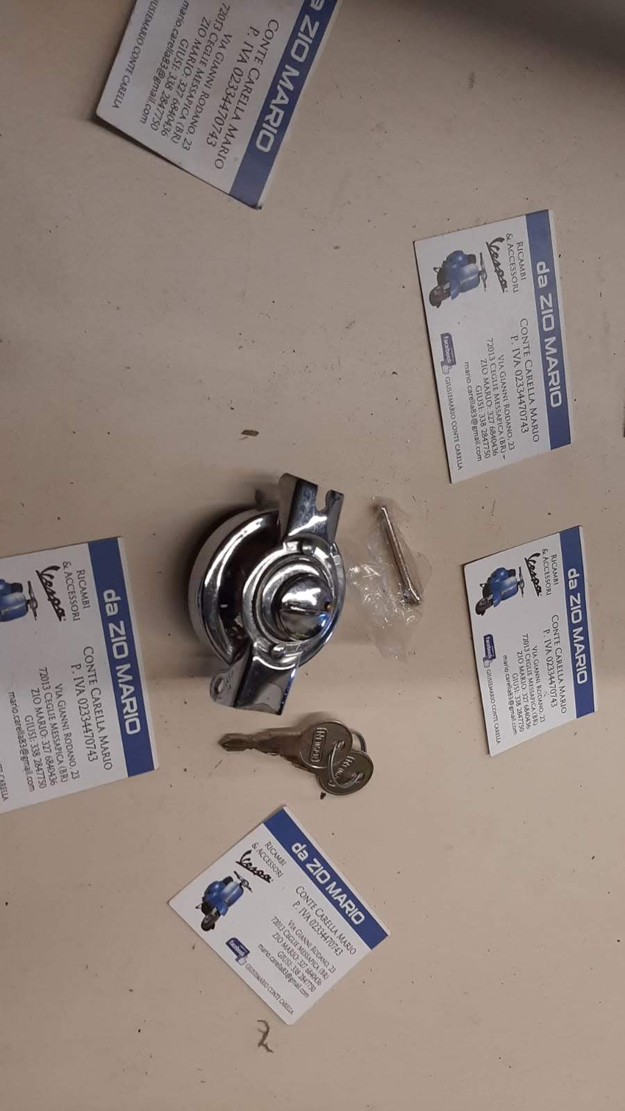 Tappo serbatoio ANTIFURTO cromato con serratura per VESPA RALLY SPRINT TS VNB VBB VBA GT GTR GL GS