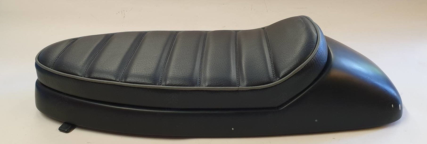 Sella nera modello SPORT per VESPA 50 90 N L R SPECIAL 125 PRIMAVERA ET3