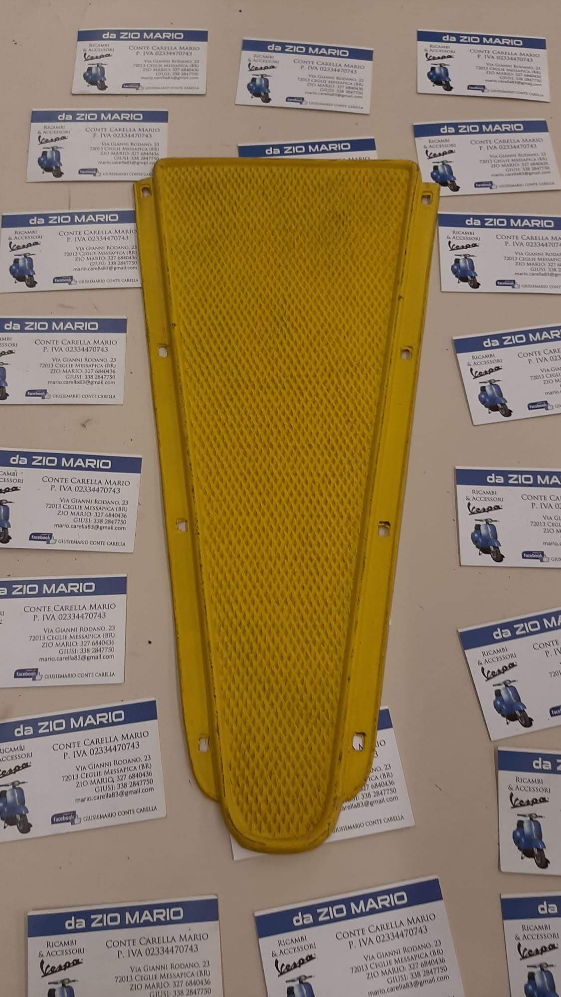 Tappetino pedana centrale giallo per VESPA 125 150 160 200 RALLY SPRINT TS VNB VBB VBA GT GTR GL GS