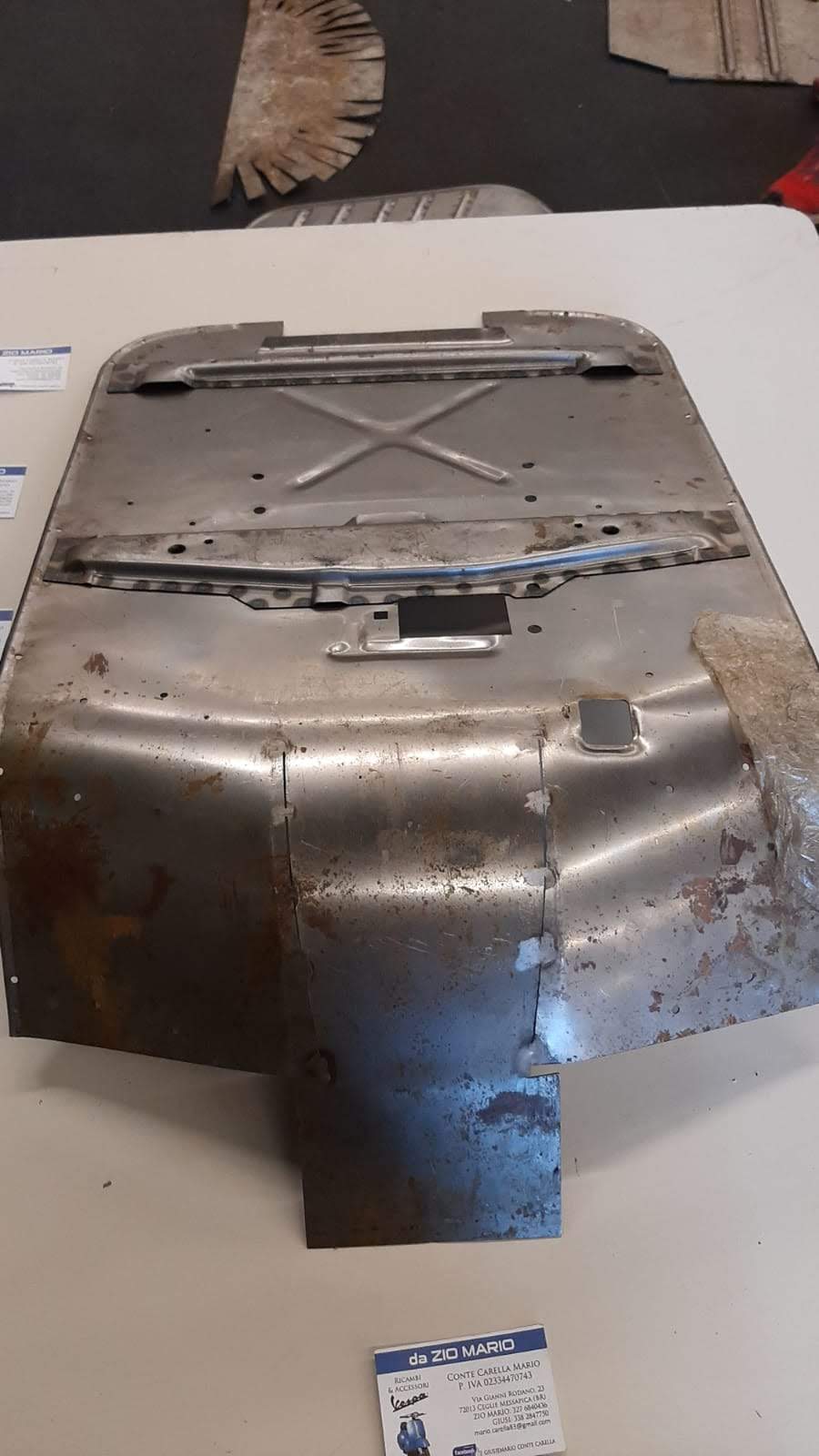 Pedana con parte di scudo per VESPA PX PE ARCOBALENO con foro pedale freno quadrato dal 1984 in poi