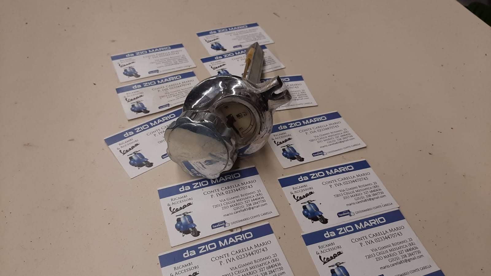 Tappo serbatoio con galleggiante indicatore livello miscela VESPA GS RALLY SPRINT VNB VBB VBA GTR GL