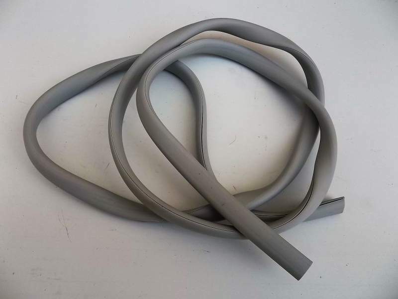 Profilo bordo scudo in gomma grigia adattabile per tutte le VESPE 50 90 125 PRIMAVERA ET3