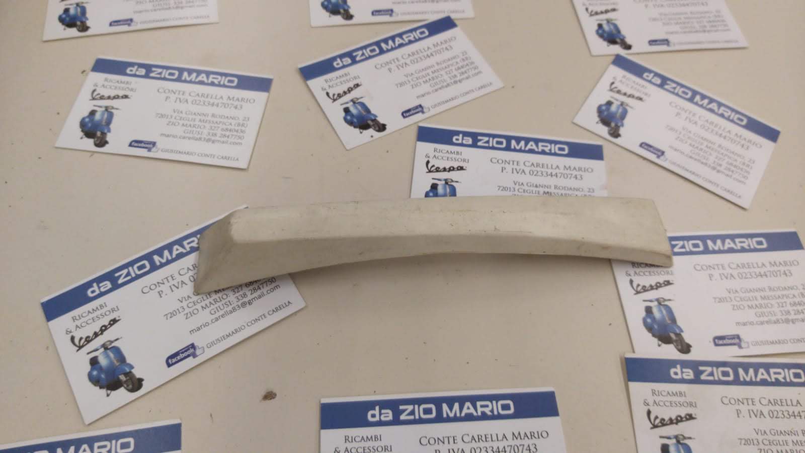 Cresta fregio parafango in PLASTICA BIANCO per VESPA 50 SPECIAL