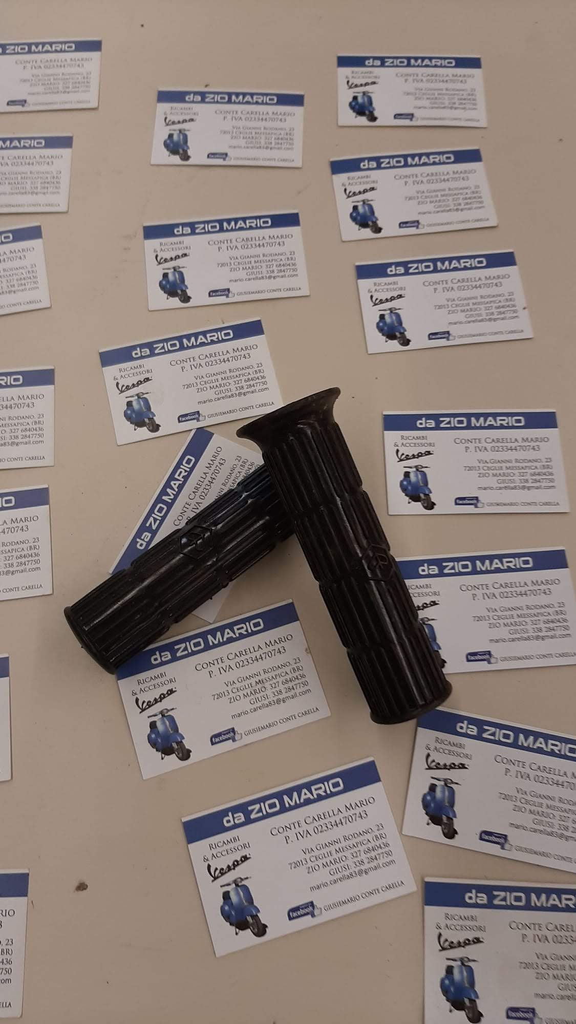 Manopole nere per VESPA 50 90 125 SPECIAL PRIMAVERA ET3 fino al 1978