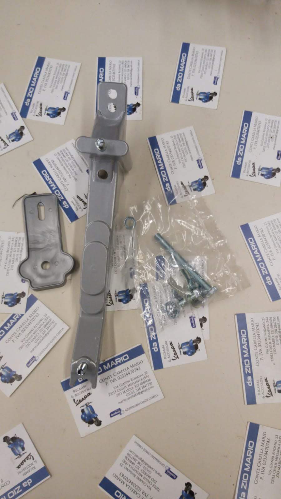 Staffa Porta ruota di scorta 10 pollici per VESPA 50 125 ELESTART SPECIAL PRIMAVERA ET3 SPRINT