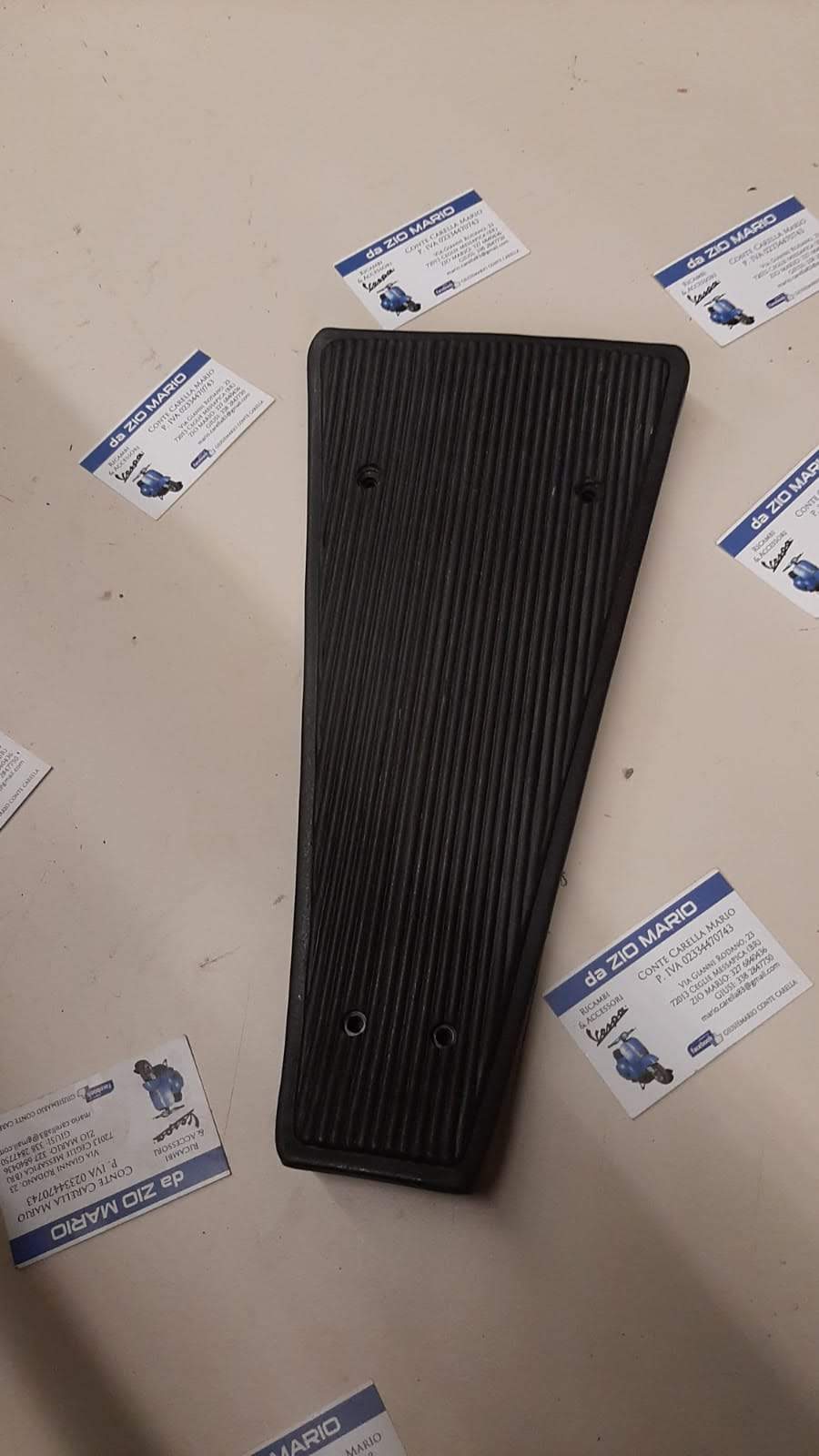 Tappetino centrale nero rigido PIAGGIO ORIGINALE per VESPA PX PE 125 150 200 cc. ARCOBALENO