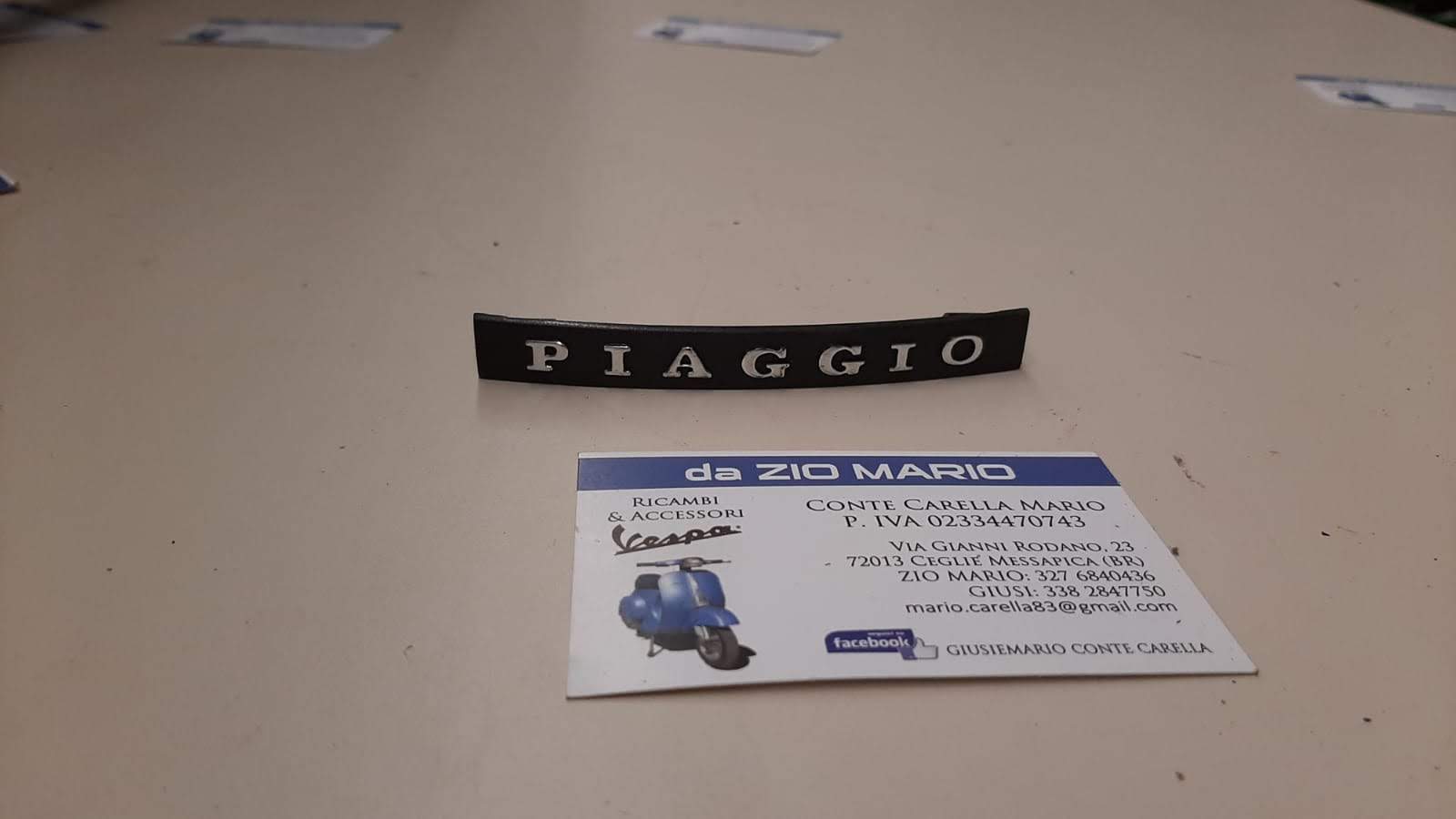 Scritta targhetta PIAGGIO ad incastro per mascherina nasello per VESPA PK PX T5