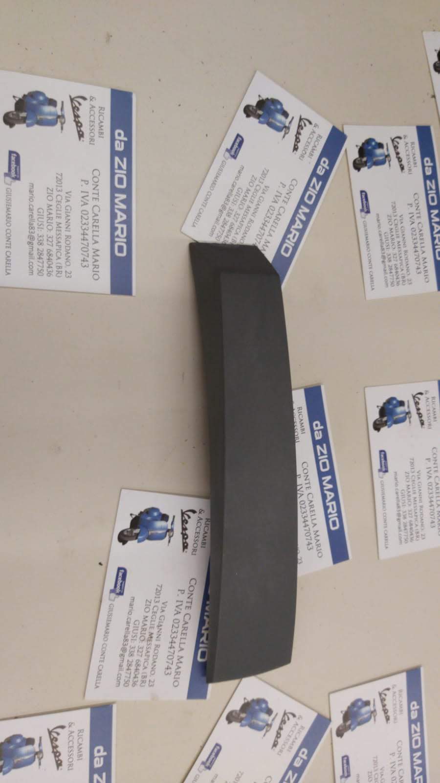 CRESTA PARAFANGO GRIGIO SCURO TIPO LARGA PER VESPA 80 125 150 200 PX PE ARCOBALENO 125 150 200