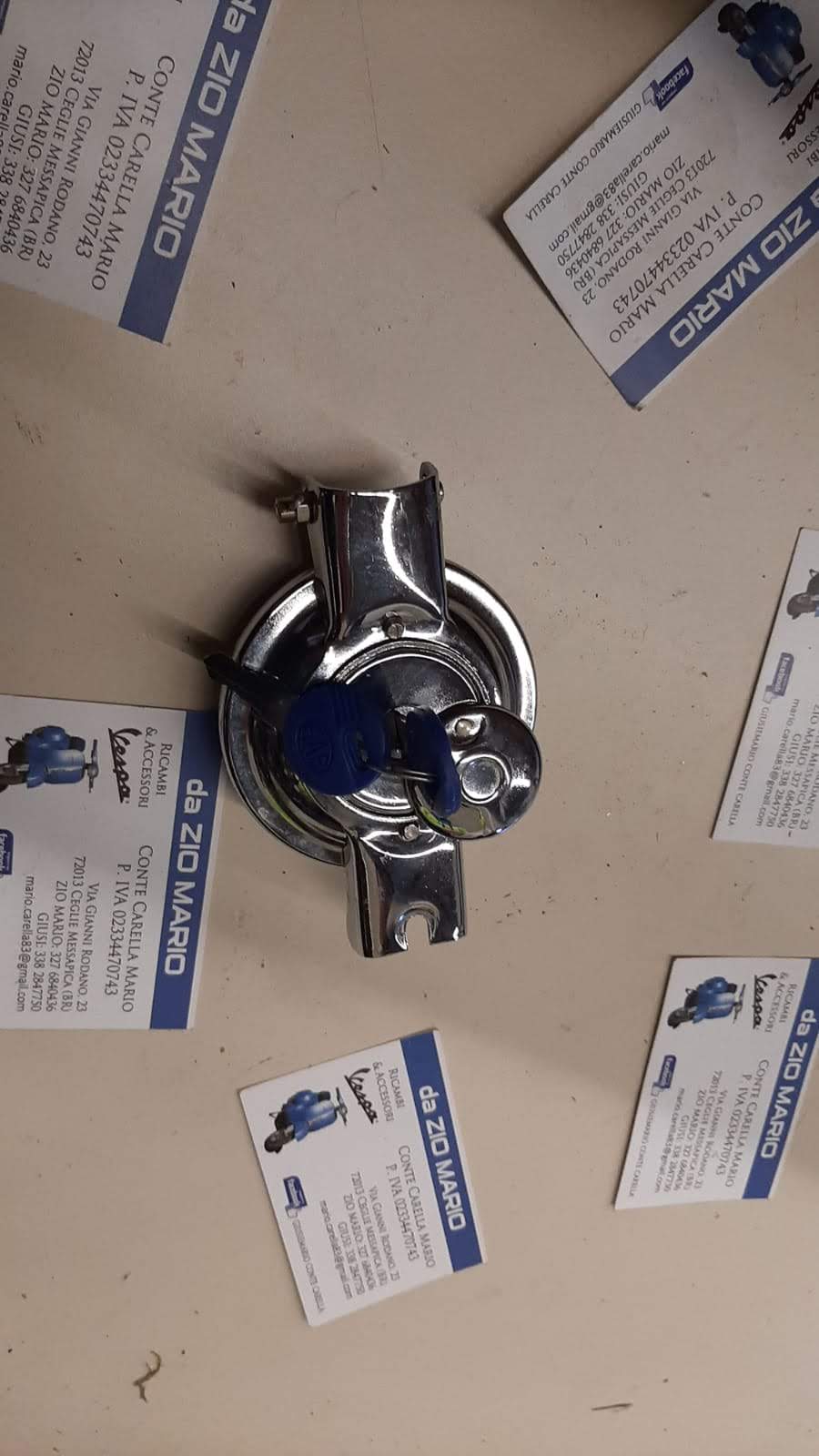 Tappo serbatoio ANTIFURTO cromato con serratura per VESPA RALLY SPRINT TS VNB VBB VBA GT GTR GL GS